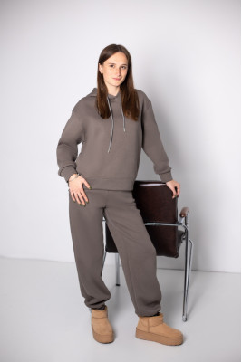 Костюм жіночий